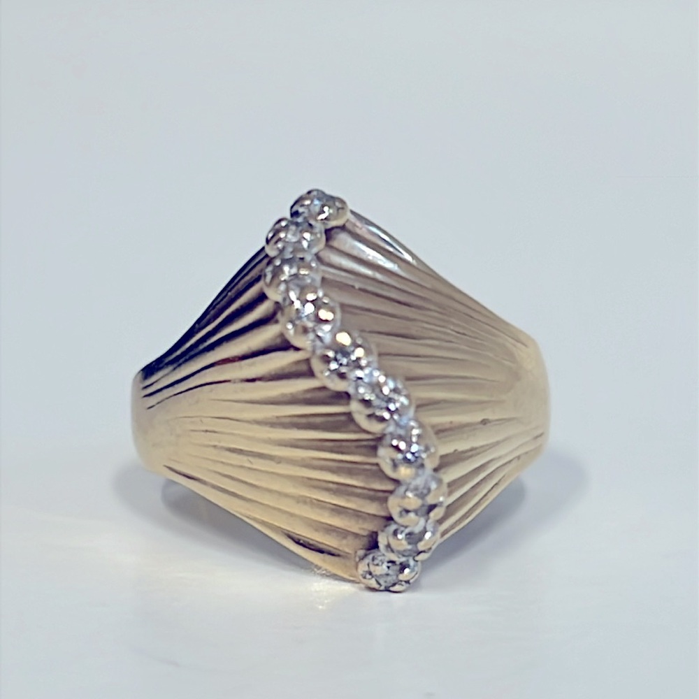 14 karat gold, diamond, wavy ring Ring